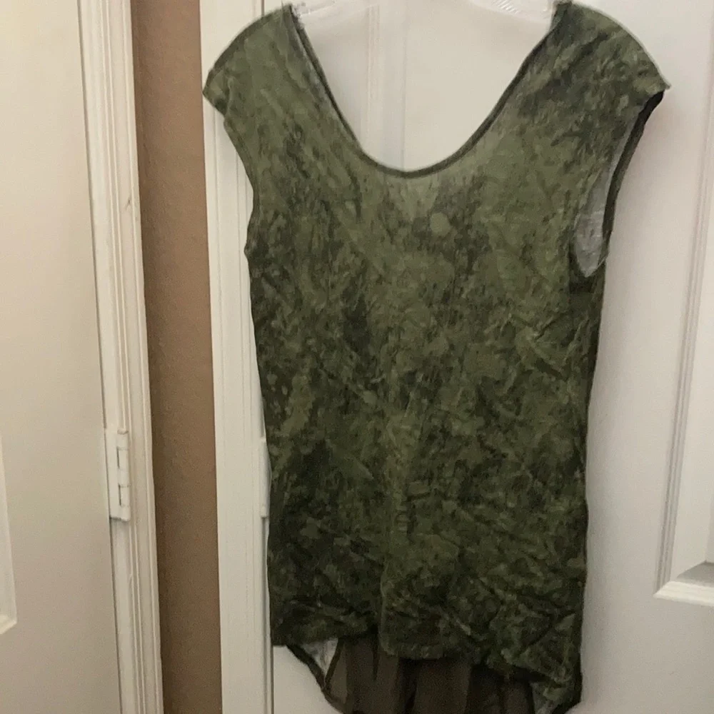 FINAL MARKDOWN Unique eyeshadow top (S)